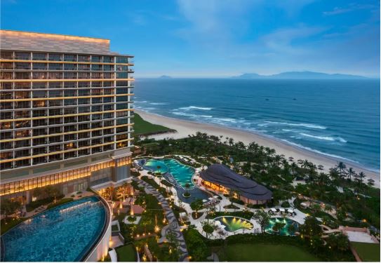Checklist Nghỉ Dưỡng 2026: Trải Nghiệm Sự Sang Trọng Tại Mường Thanh Luxury Hay New World Hoiana Beach Resort?